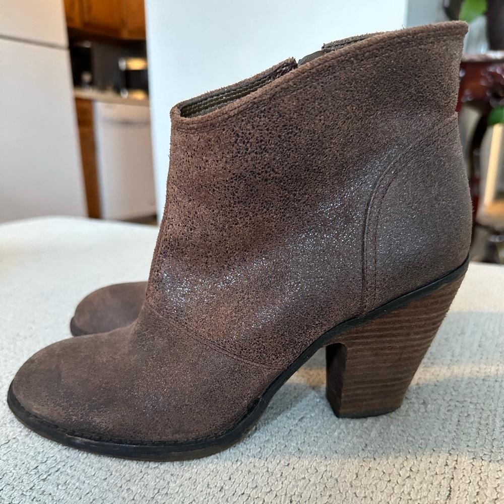Jessica Simpson boots